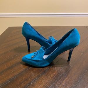 White House Black Market Suede Blue Pumps